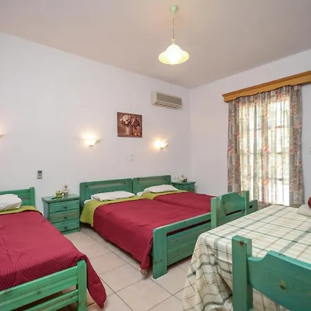 Despina מלון דירות 2*