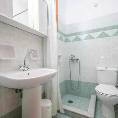 מלון דירות Despina 2*